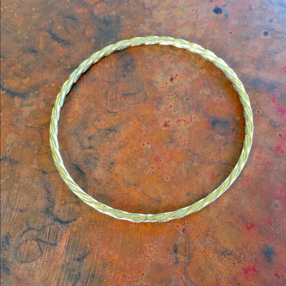Jewelry - Vintage Gold bracelet with box twist design